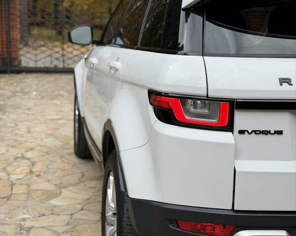 Белый Ленд Ровер Рендж Ровер Эвок, объемом двигателя 2 л и пробегом 56 тыс. км за 21300 $, фото 11 на Automoto.ua