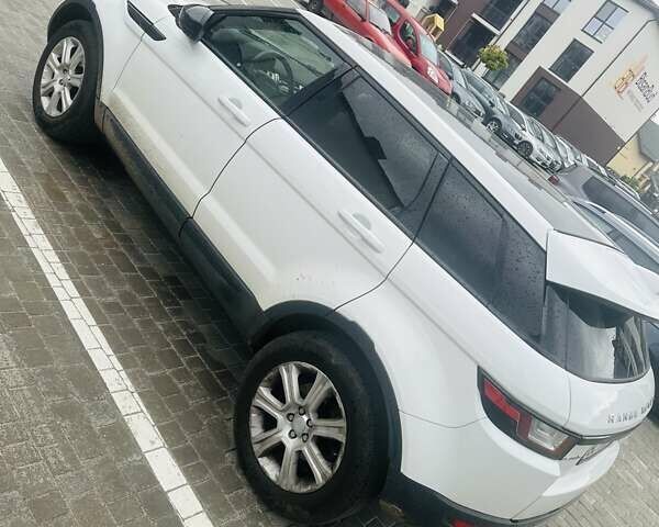 Белый Ленд Ровер Рендж Ровер Эвок, объемом двигателя 2 л и пробегом 73 тыс. км за 21500 $, фото 1 на Automoto.ua