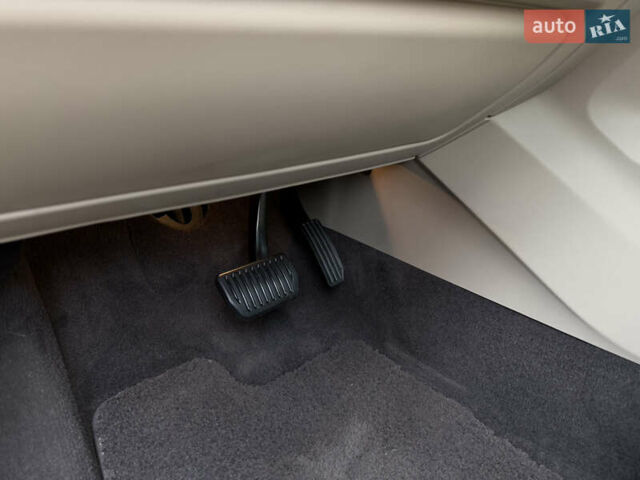 Белый Ленд Ровер Рендж Ровер Эвок, объемом двигателя 2 л и пробегом 56 тыс. км за 21300 $, фото 40 на Automoto.ua