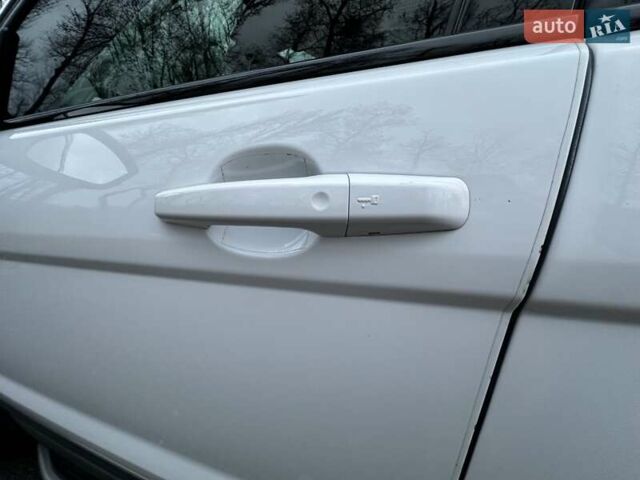 Білий Ленд Ровер Рендж Ровер Евок, об'ємом двигуна 2 л та пробігом 88 тис. км за 19999 $, фото 28 на Automoto.ua