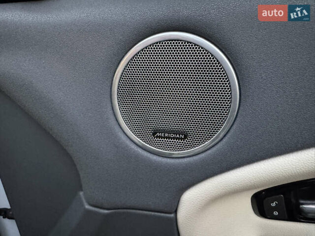 Белый Ленд Ровер Рендж Ровер Эвок, объемом двигателя 2 л и пробегом 150 тыс. км за 14800 $, фото 40 на Automoto.ua