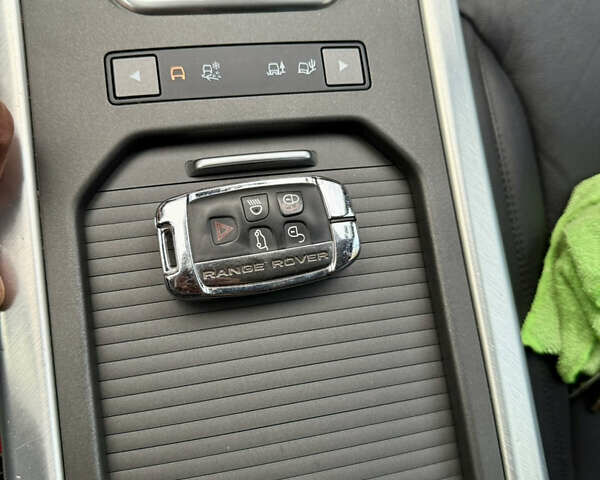 Белый Ленд Ровер Рендж Ровер Эвок, объемом двигателя 2 л и пробегом 90 тыс. км за 19850 $, фото 86 на Automoto.ua