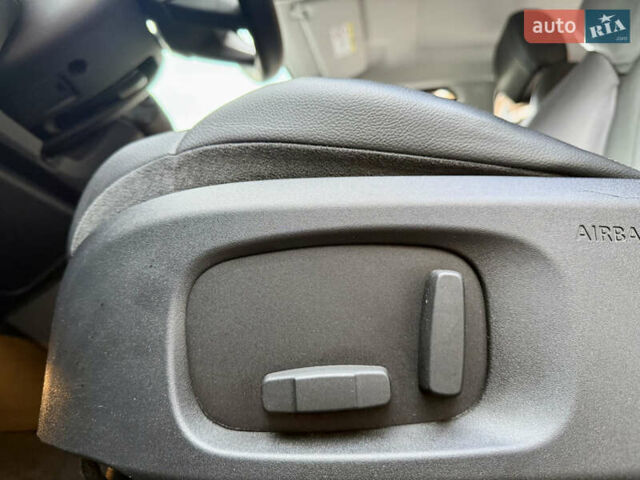 Белый Ленд Ровер Рендж Ровер Эвок, объемом двигателя 2 л и пробегом 90 тыс. км за 19850 $, фото 66 на Automoto.ua