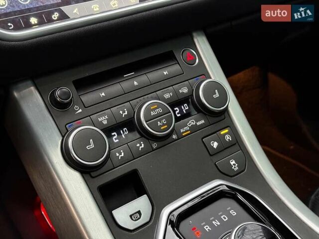 Білий Ленд Ровер Рендж Ровер Евок, об'ємом двигуна 2 л та пробігом 121 тис. км за 20240 $, фото 20 на Automoto.ua