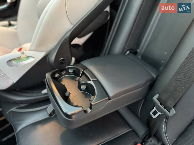 Белый Ленд Ровер Рендж Ровер Эвок, объемом двигателя 2 л и пробегом 117 тыс. км за 25250 $, фото 48 на Automoto.ua