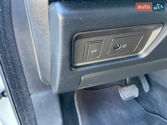 Белый Ленд Ровер Рендж Ровер Эвок, объемом двигателя 0 л и пробегом 180 тыс. км за 18500 $, фото 13 на Automoto.ua