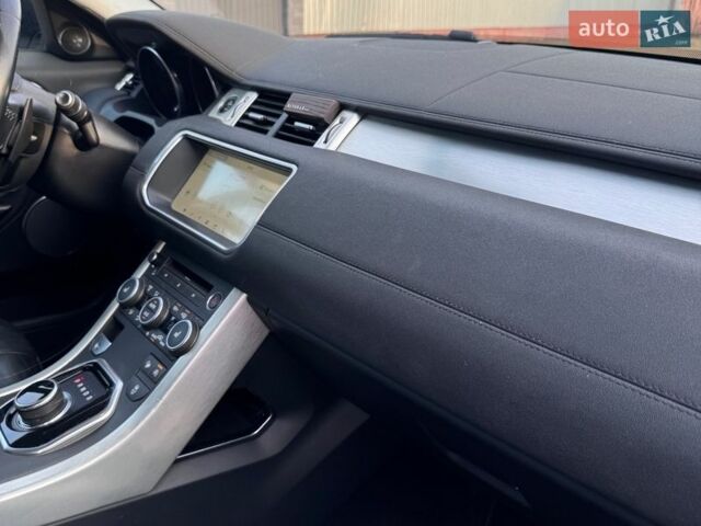 Білий Ленд Ровер Рендж Ровер Евок, об'ємом двигуна 2 л та пробігом 120 тис. км за 18500 $, фото 25 на Automoto.ua