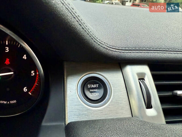 Белый Ленд Ровер Рендж Ровер Эвок, объемом двигателя 2 л и пробегом 90 тыс. км за 19850 $, фото 74 на Automoto.ua