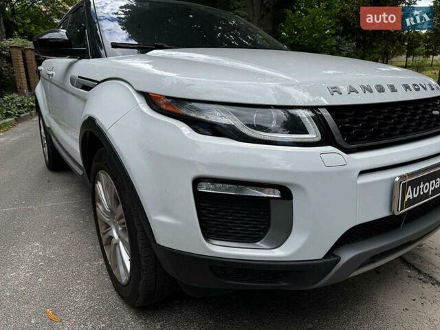 Ленд Ровер Рендж Ровер Эвок 2017 в Киеве на Automoto.ua Белый Ленд Ровер Рендж Ровер Эвок, объемом двигателя 2 л и пробегом 121 тыс. км за 21880 $, фото 3 на Automoto.ua