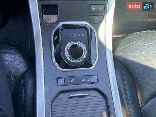 Белый Ленд Ровер Рендж Ровер Эвок, объемом двигателя 0 л и пробегом 180 тыс. км за 18500 $, фото 22 на Automoto.ua