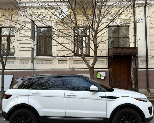 Білий Ленд Ровер Рендж Ровер Евок, об'ємом двигуна 2 л та пробігом 61 тис. км за 22500 $, фото 3 на Automoto.ua
