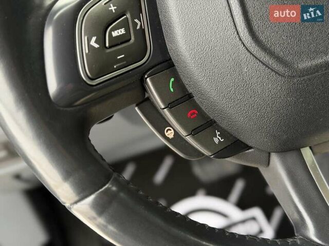 Білий Ленд Ровер Рендж Ровер Евок, об'ємом двигуна 2 л та пробігом 147 тис. км за 23500 $, фото 64 на Automoto.ua