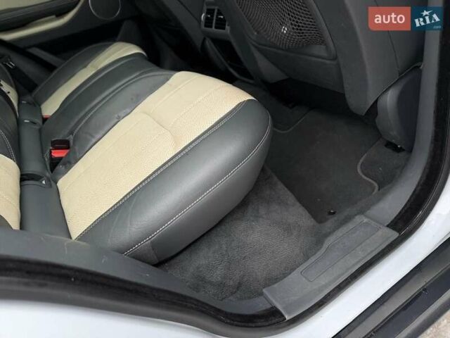 Білий Ленд Ровер Рендж Ровер Евок, об'ємом двигуна 2 л та пробігом 147 тис. км за 23500 $, фото 59 на Automoto.ua