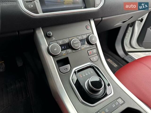 Белый Ленд Ровер Рендж Ровер Эвок, объемом двигателя 2 л и пробегом 108 тыс. км за 22999 $, фото 18 на Automoto.ua