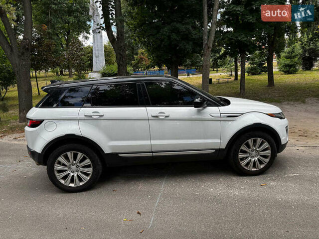 Ленд Ровер Рендж Ровер Эвок 2017 в Киеве на Automoto.ua Белый Ленд Ровер Рендж Ровер Эвок, объемом двигателя 2 л и пробегом 121 тыс. км за 21880 $, фото 5 на Automoto.ua