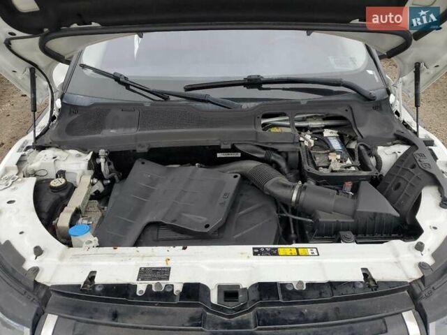 Белый Ленд Ровер Рендж Ровер Эвок, объемом двигателя 2 л и пробегом 162 тыс. км за 4500 $, фото 11 на Automoto.ua