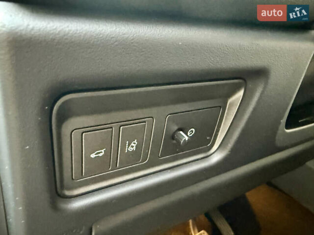 Белый Ленд Ровер Рендж Ровер Эвок, объемом двигателя 2 л и пробегом 90 тыс. км за 19850 $, фото 71 на Automoto.ua