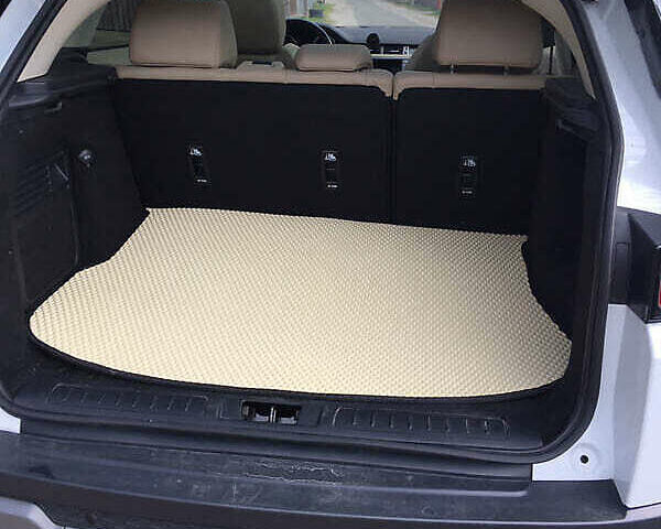 Белый Ленд Ровер Рендж Ровер Эвок, объемом двигателя 2 л и пробегом 117 тыс. км за 16400 $, фото 8 на Automoto.ua