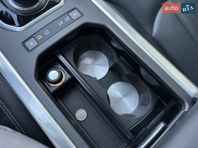 Белый Ленд Ровер Рендж Ровер Эвок, объемом двигателя 2 л и пробегом 117 тыс. км за 25250 $, фото 71 на Automoto.ua