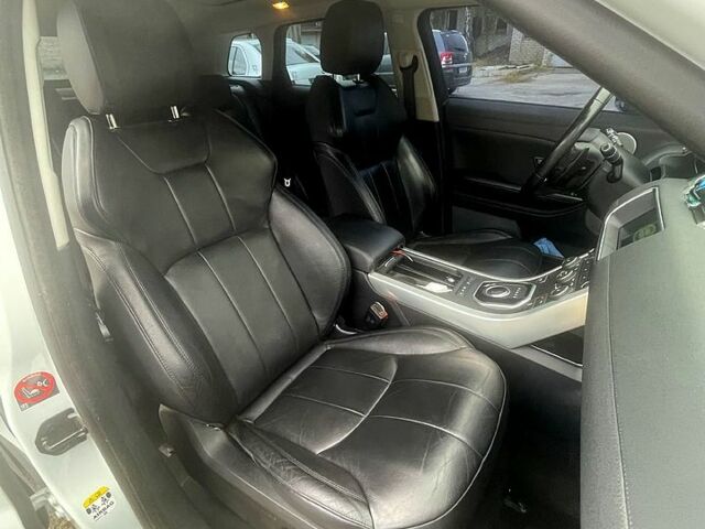 Білий Ленд Ровер Рендж Ровер Евок, об'ємом двигуна 2 л та пробігом 114 тис. км за 25000 $, фото 7 на Automoto.ua