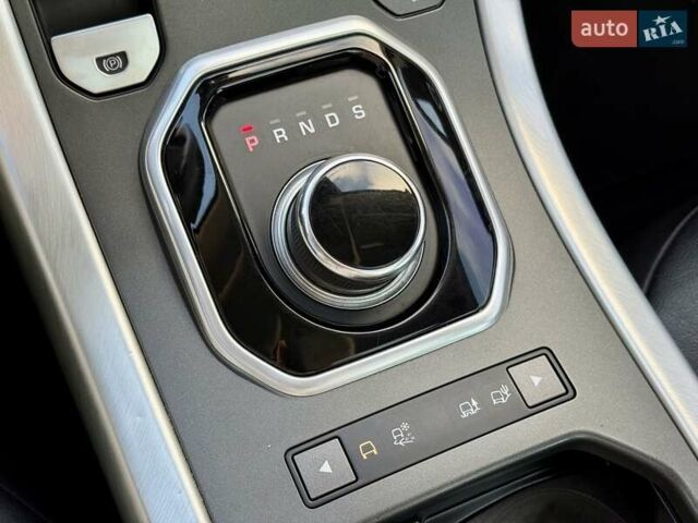 Белый Ленд Ровер Рендж Ровер Эвок, объемом двигателя 2 л и пробегом 116 тыс. км за 22000 $, фото 17 на Automoto.ua