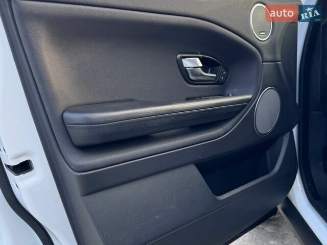 Білий Ленд Ровер Рендж Ровер Евок, об'ємом двигуна 2 л та пробігом 120 тис. км за 18500 $, фото 19 на Automoto.ua