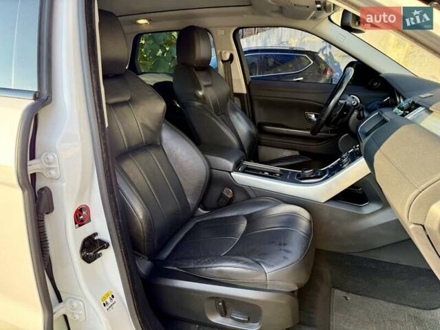 Белый Ленд Ровер Рендж Ровер Эвок, объемом двигателя 2 л и пробегом 116 тыс. км за 22000 $, фото 9 на Automoto.ua