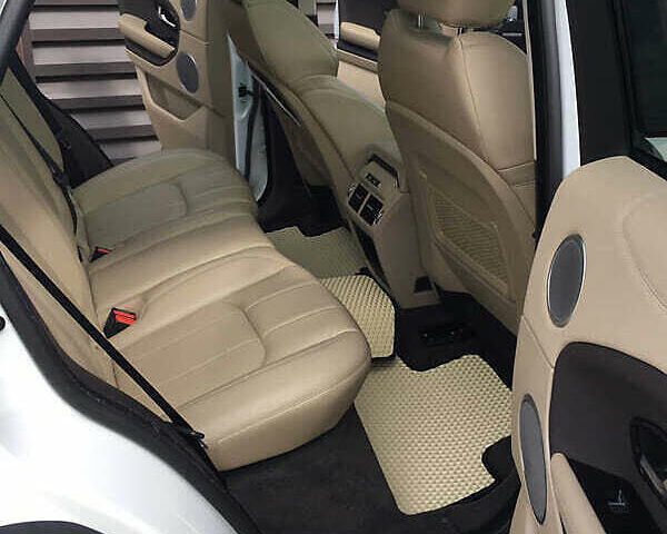 Белый Ленд Ровер Рендж Ровер Эвок, объемом двигателя 2 л и пробегом 117 тыс. км за 16400 $, фото 14 на Automoto.ua