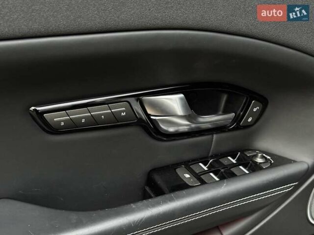 Білий Ленд Ровер Рендж Ровер Евок, об'ємом двигуна 2 л та пробігом 121 тис. км за 20240 $, фото 16 на Automoto.ua