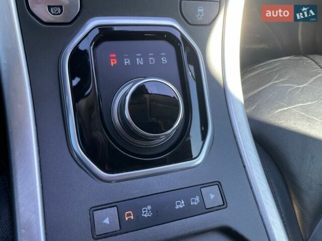 Белый Ленд Ровер Рендж Ровер Эвок, объемом двигателя 0 л и пробегом 180 тыс. км за 18500 $, фото 27 на Automoto.ua