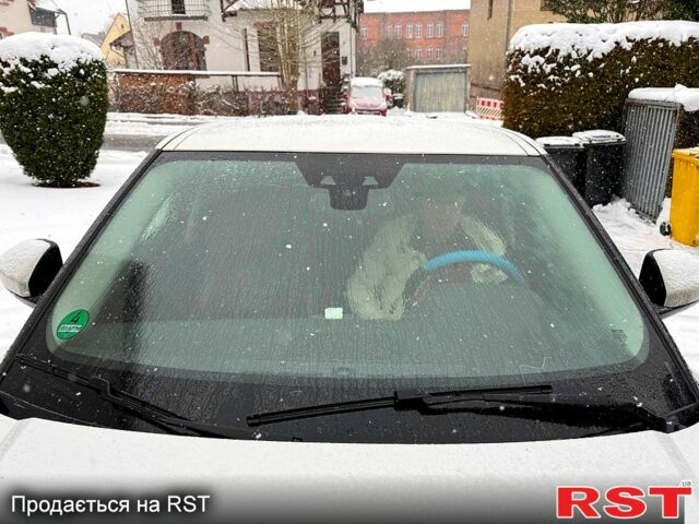 Белый Ленд Ровер Рендж Ровер Эвок, объемом двигателя 2 л и пробегом 17000 тыс. км за 17000 $, фото 1 на Automoto.ua