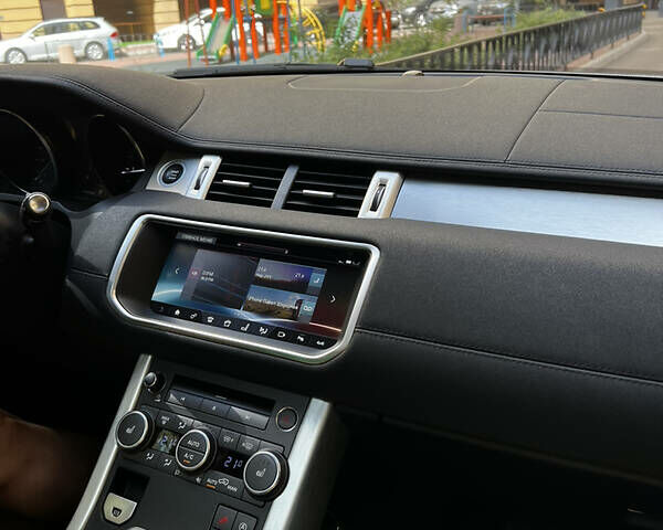 Белый Ленд Ровер Рендж Ровер Эвок, объемом двигателя 2 л и пробегом 48 тыс. км за 28500 $, фото 7 на Automoto.ua