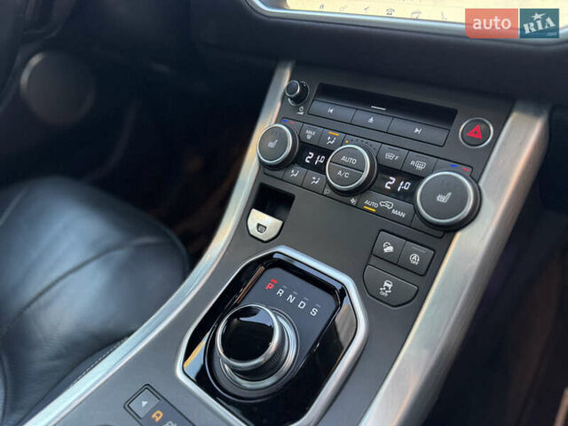 Белый Ленд Ровер Рендж Ровер Эвок, объемом двигателя 2 л и пробегом 117 тыс. км за 25250 $, фото 39 на Automoto.ua