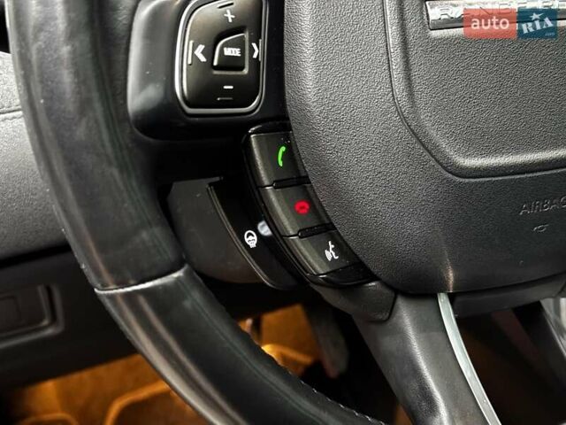 Білий Ленд Ровер Рендж Ровер Евок, об'ємом двигуна 2 л та пробігом 121 тис. км за 20240 $, фото 26 на Automoto.ua