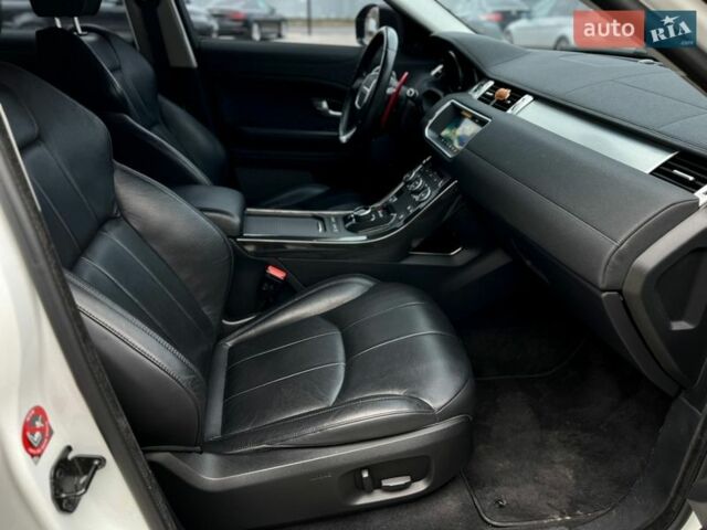 Білий Ленд Ровер Рендж Ровер Евок, об'ємом двигуна 2 л та пробігом 145 тис. км за 21500 $, фото 26 на Automoto.ua