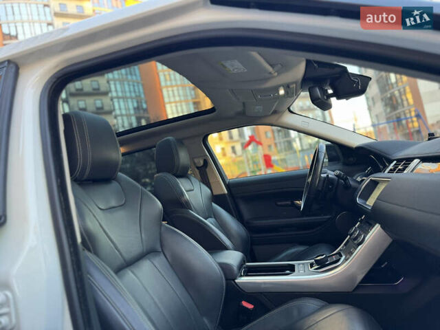 Белый Ленд Ровер Рендж Ровер Эвок, объемом двигателя 2 л и пробегом 117 тыс. км за 25250 $, фото 36 на Automoto.ua