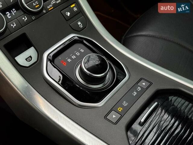 Білий Ленд Ровер Рендж Ровер Евок, об'ємом двигуна 2 л та пробігом 121 тис. км за 20240 $, фото 22 на Automoto.ua