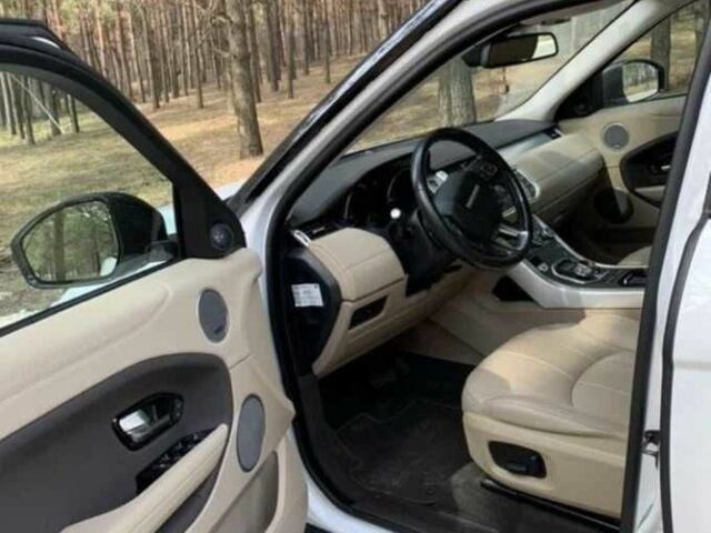 Білий Ленд Ровер Рендж Ровер Евок, об'ємом двигуна 2 л та пробігом 102 тис. км за 20000 $, фото 5 на Automoto.ua