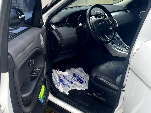 Білий Ленд Ровер Рендж Ровер Евок, об'ємом двигуна 2 л та пробігом 114 тис. км за 25000 $, фото 6 на Automoto.ua