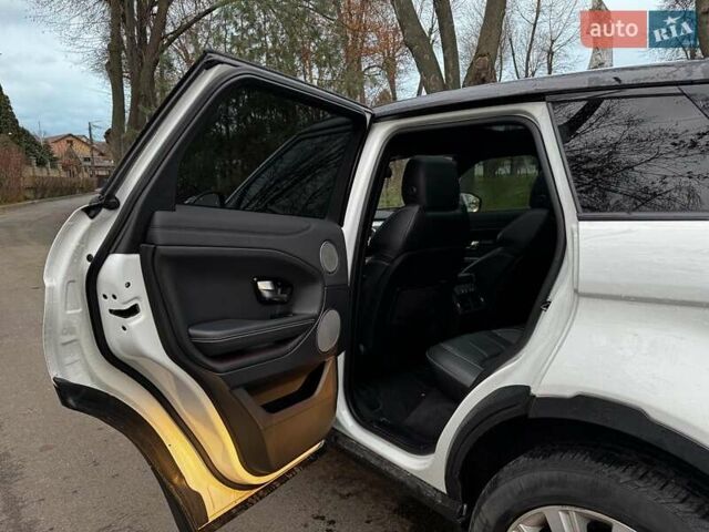 Білий Ленд Ровер Рендж Ровер Евок, об'ємом двигуна 2 л та пробігом 121 тис. км за 20240 $, фото 30 на Automoto.ua