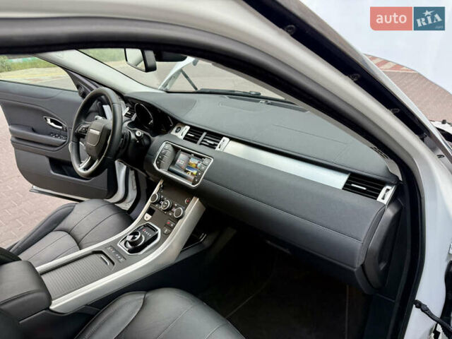 Белый Ленд Ровер Рендж Ровер Эвок, объемом двигателя 2 л и пробегом 90 тыс. км за 19850 $, фото 56 на Automoto.ua