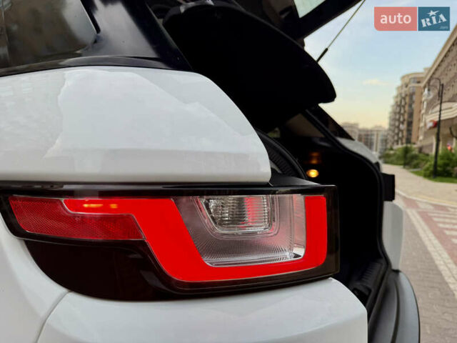 Білий Ленд Ровер Рендж Ровер Евок, об'ємом двигуна 0 л та пробігом 90 тис. км за 20450 $, фото 7 на Automoto.ua