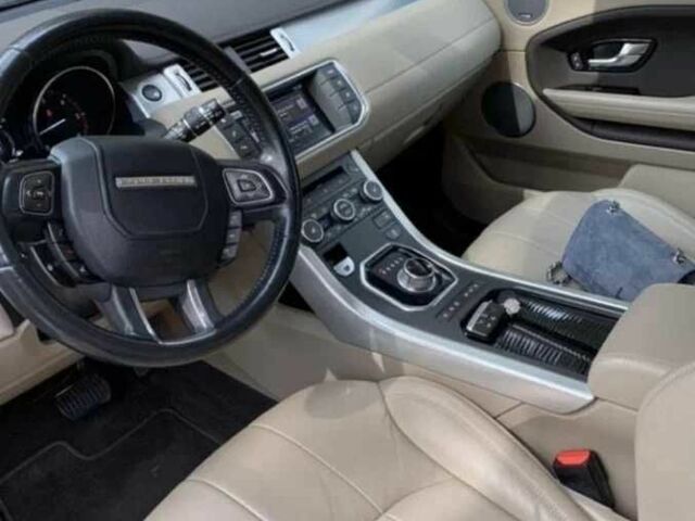 Ленд Ровер Рендж Ровер Эвок 2017 в Киеве на Automoto.ua Белый Ленд Ровер Рендж Ровер Эвок, объемом двигателя 2 л и пробегом 102 тыс. км за 17900 $, фото 6 на Automoto.ua
