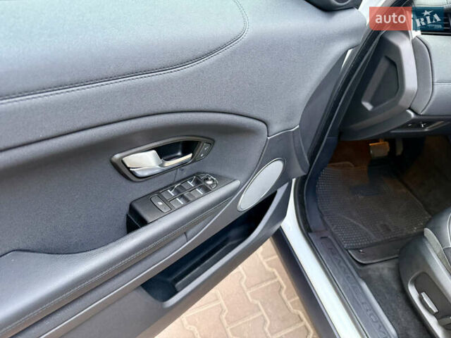 Белый Ленд Ровер Рендж Ровер Эвок, объемом двигателя 2 л и пробегом 90 тыс. км за 19850 $, фото 62 на Automoto.ua