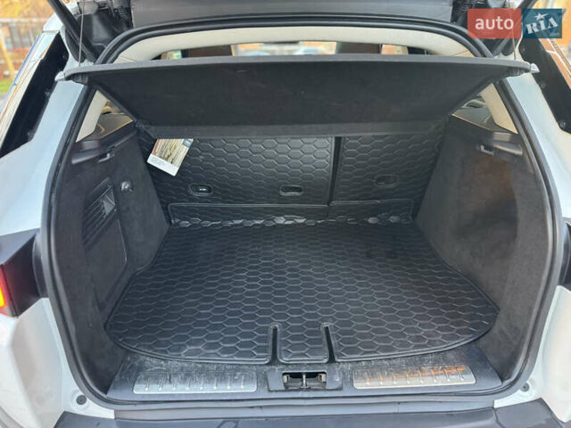 Белый Ленд Ровер Рендж Ровер Эвок, объемом двигателя 2 л и пробегом 117 тыс. км за 25250 $, фото 42 на Automoto.ua