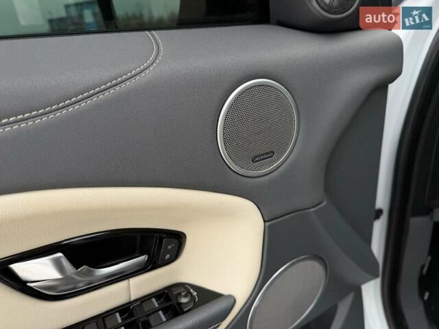 Білий Ленд Ровер Рендж Ровер Евок, об'ємом двигуна 2 л та пробігом 147 тис. км за 23500 $, фото 38 на Automoto.ua