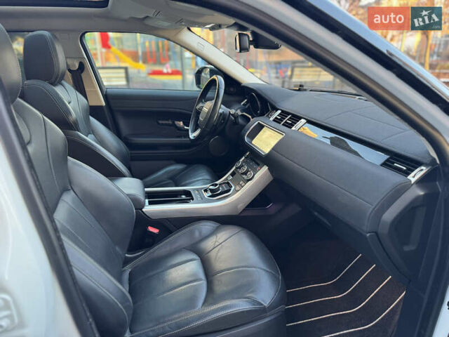 Белый Ленд Ровер Рендж Ровер Эвок, объемом двигателя 2 л и пробегом 117 тыс. км за 25250 $, фото 34 на Automoto.ua