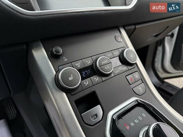 Белый Ленд Ровер Рендж Ровер Эвок, объемом двигателя 2 л и пробегом 91 тыс. км за 22900 $, фото 24 на Automoto.ua