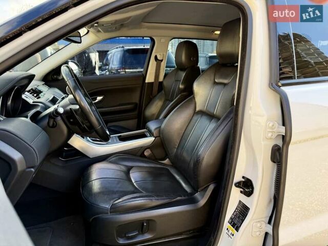 Белый Ленд Ровер Рендж Ровер Эвок, объемом двигателя 2 л и пробегом 116 тыс. км за 22000 $, фото 7 на Automoto.ua