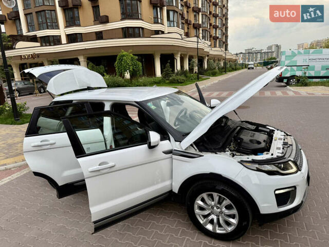 Белый Ленд Ровер Рендж Ровер Эвок, объемом двигателя 2 л и пробегом 90 тыс. км за 19850 $, фото 4 на Automoto.ua